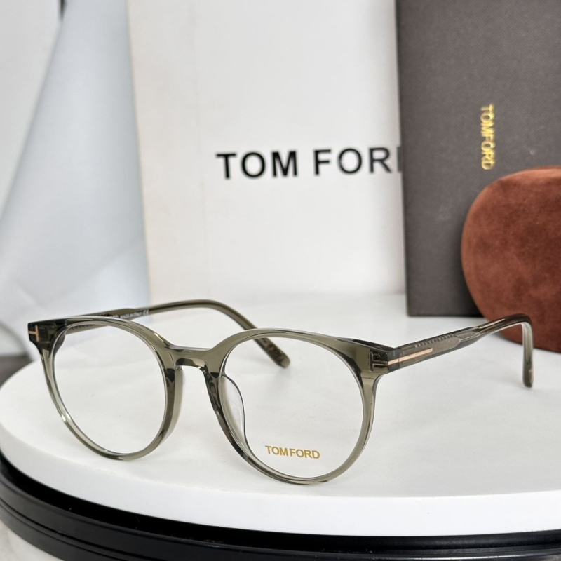 TOM FORD